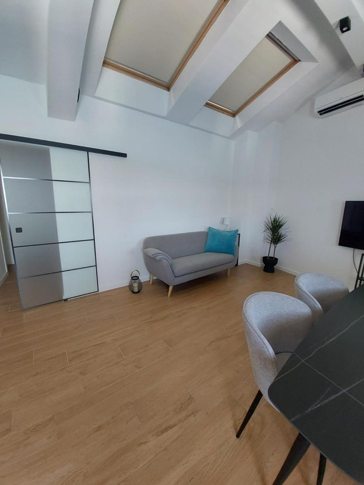 Sustina Apartment ตรีบูนย์ ภายนอก รูปภาพ