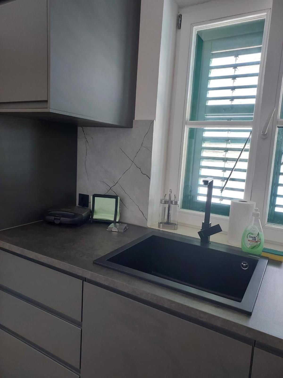Sustina Apartment ตรีบูนย์ ภายนอก รูปภาพ