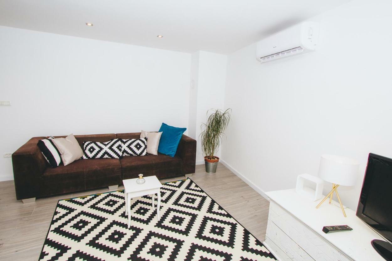 Sustina Apartment ตรีบูนย์ ภายนอก รูปภาพ