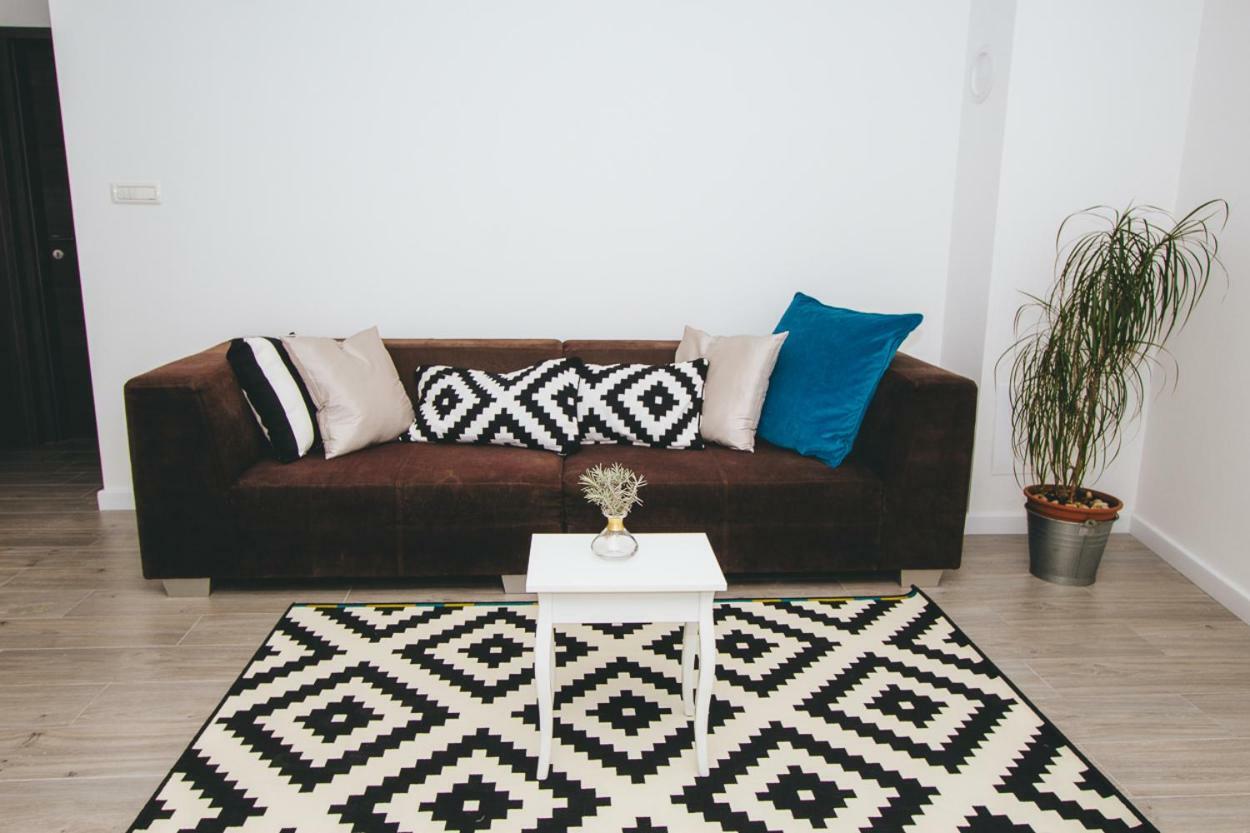 Sustina Apartment ตรีบูนย์ ภายนอก รูปภาพ