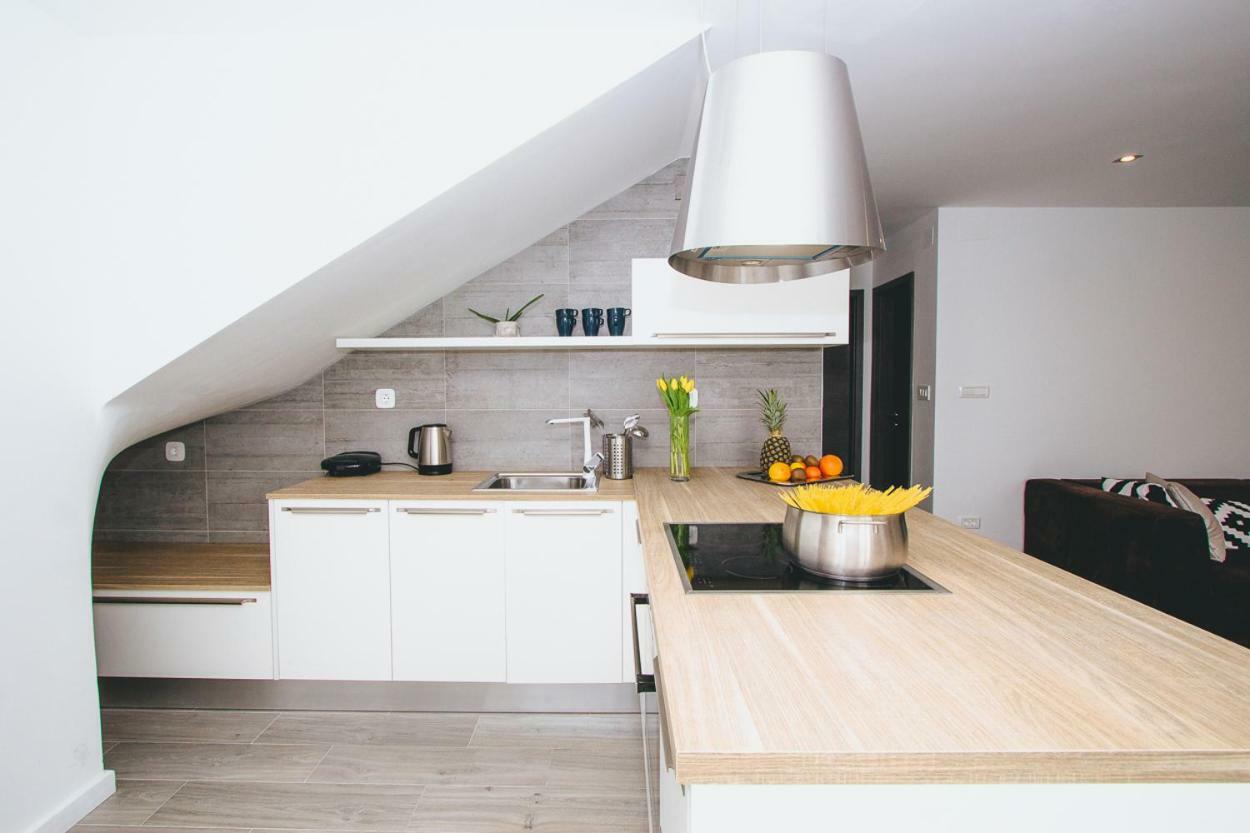 Sustina Apartment ตรีบูนย์ ภายนอก รูปภาพ